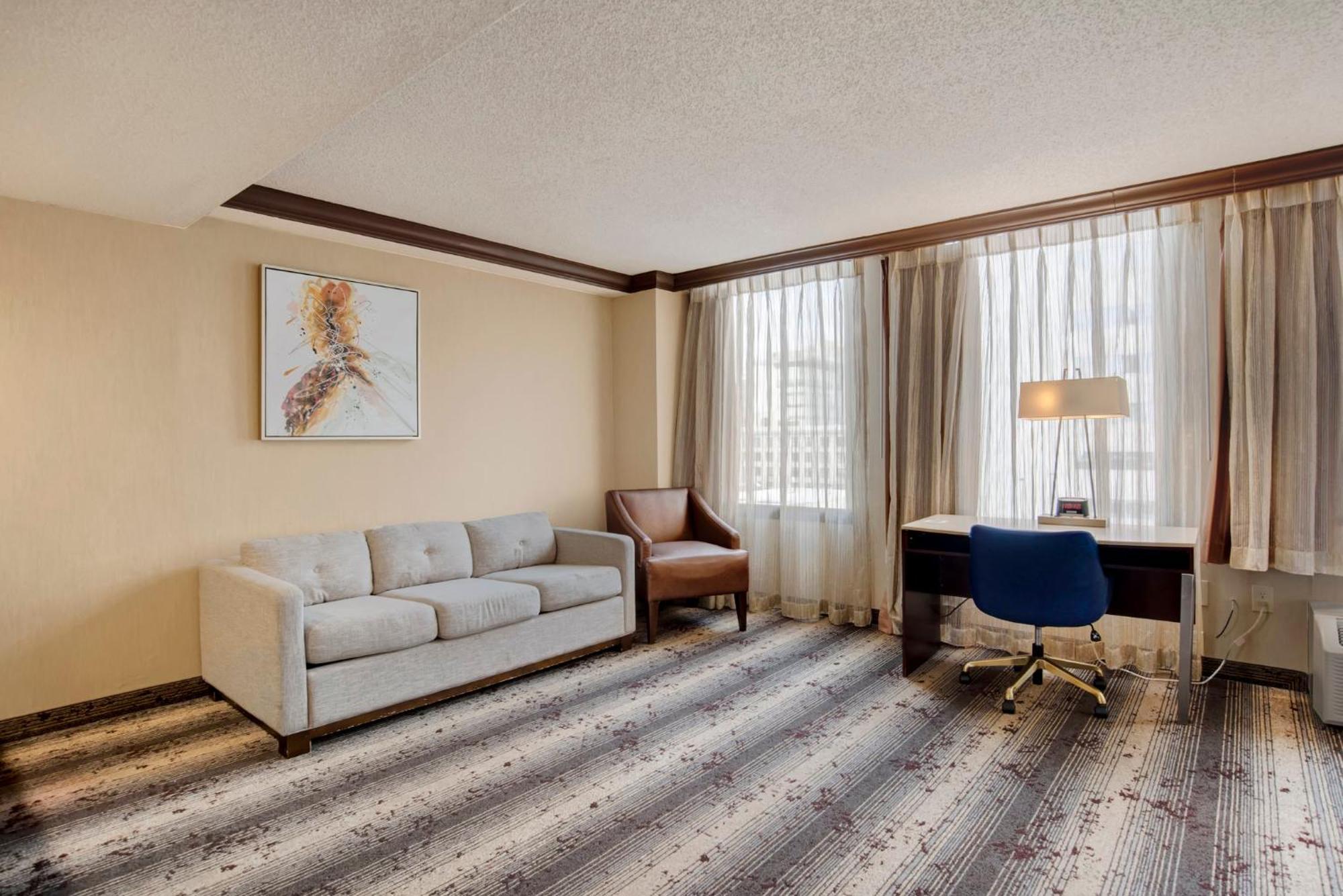Crowne Plaza Hotel Harrisburg-Hershey By Ihg Exterior photo